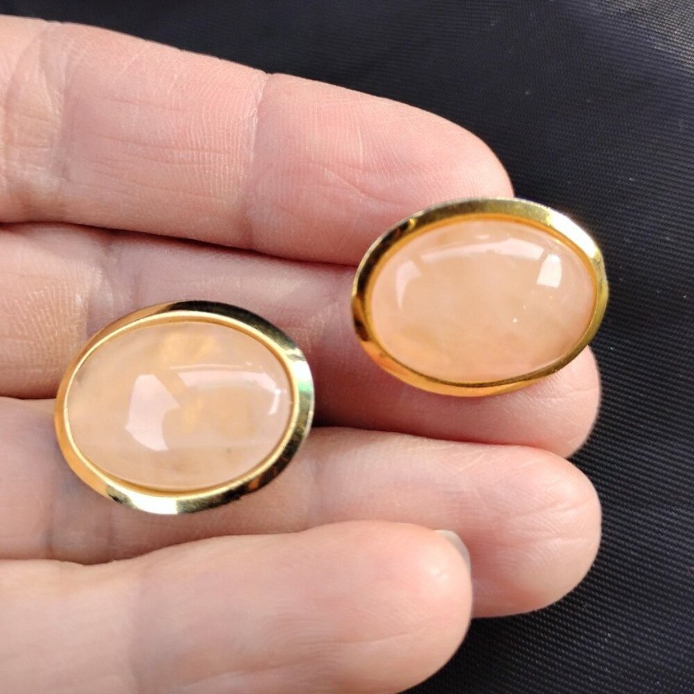 Elegant Vintage Oval Gold Tone Like Peach Moonstone Clip-on Earrings